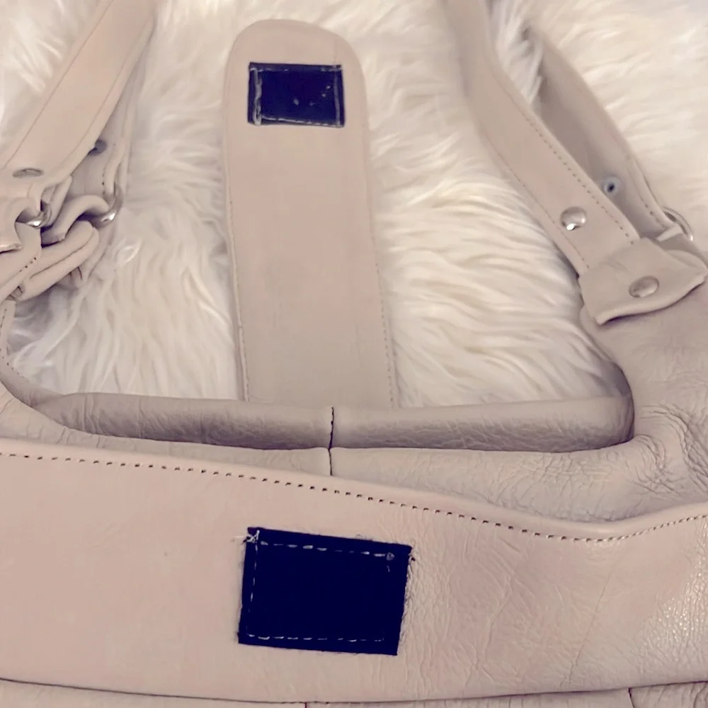 Cream Vintage Leather Hobo Bag. Medium Size Rare Vintage